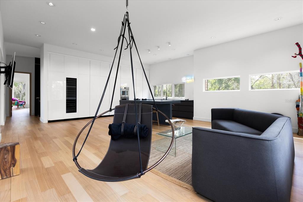 3807 S SEMORAN BOULEVARD gallery image #46