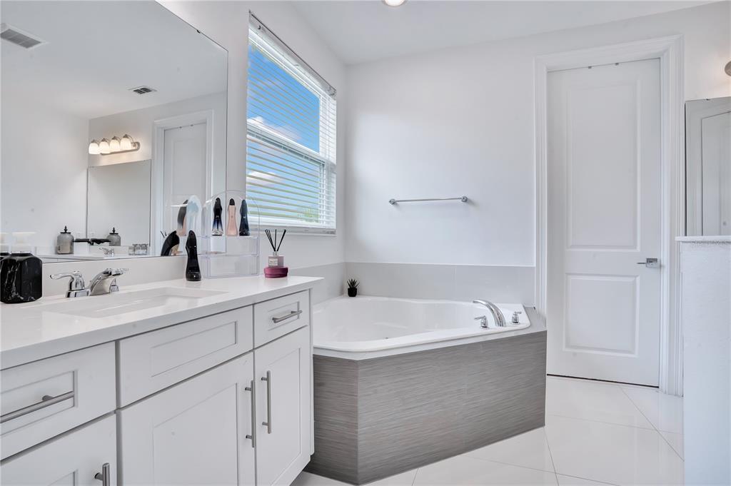 16548 RAVEN ROCK PLACE gallery image #35