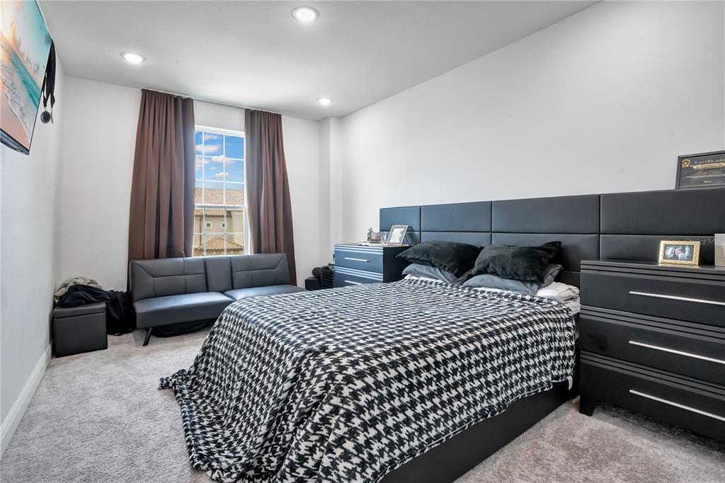 16548 RAVEN ROCK PLACE gallery image #41