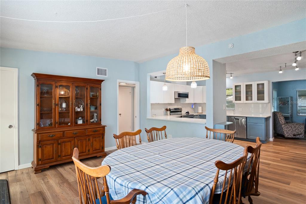1840 N POWERS DRIVE gallery image #5