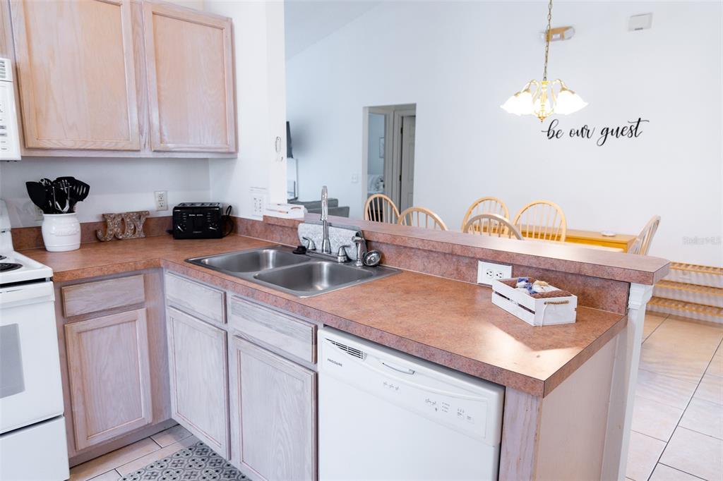 128 PINE CONE DRIVE gallery image #10