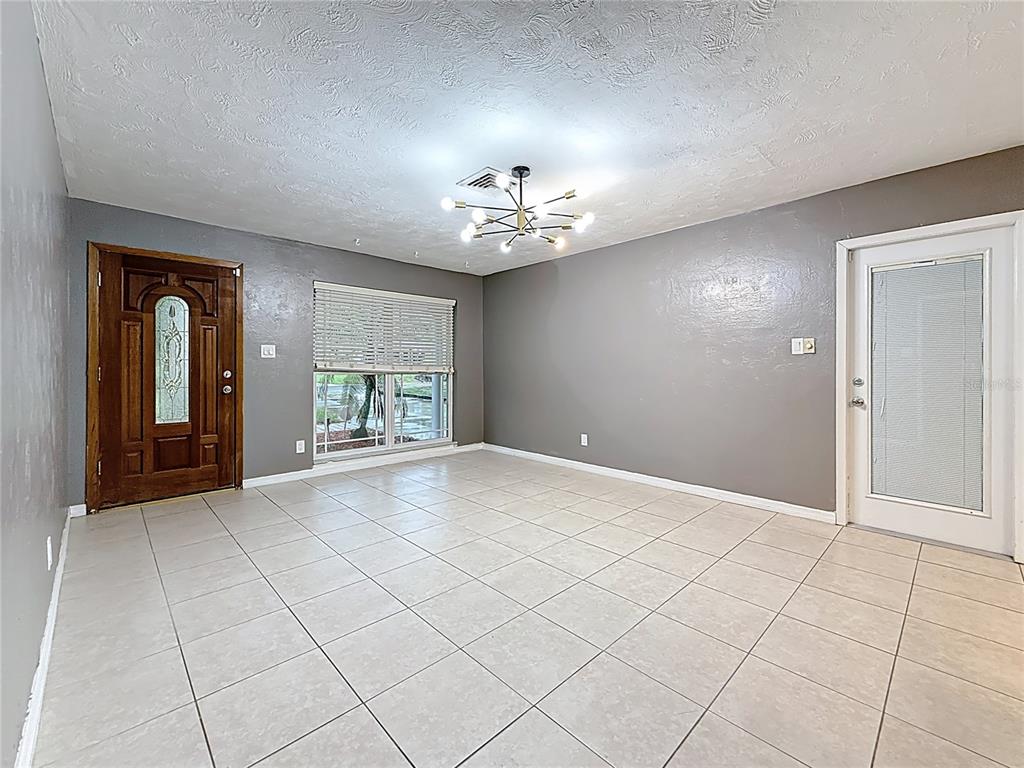 307 FERN CLIFF AVENUE gallery image #15