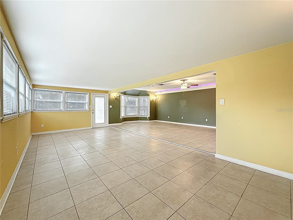 307 FERN CLIFF AVENUE gallery image #20