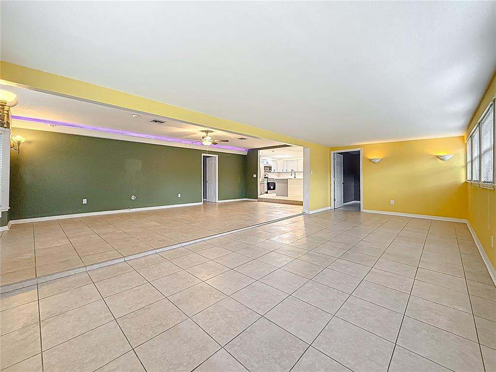 307 FERN CLIFF AVENUE gallery image #22