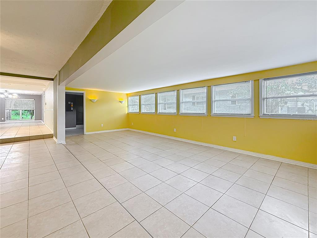 307 FERN CLIFF AVENUE gallery image #23