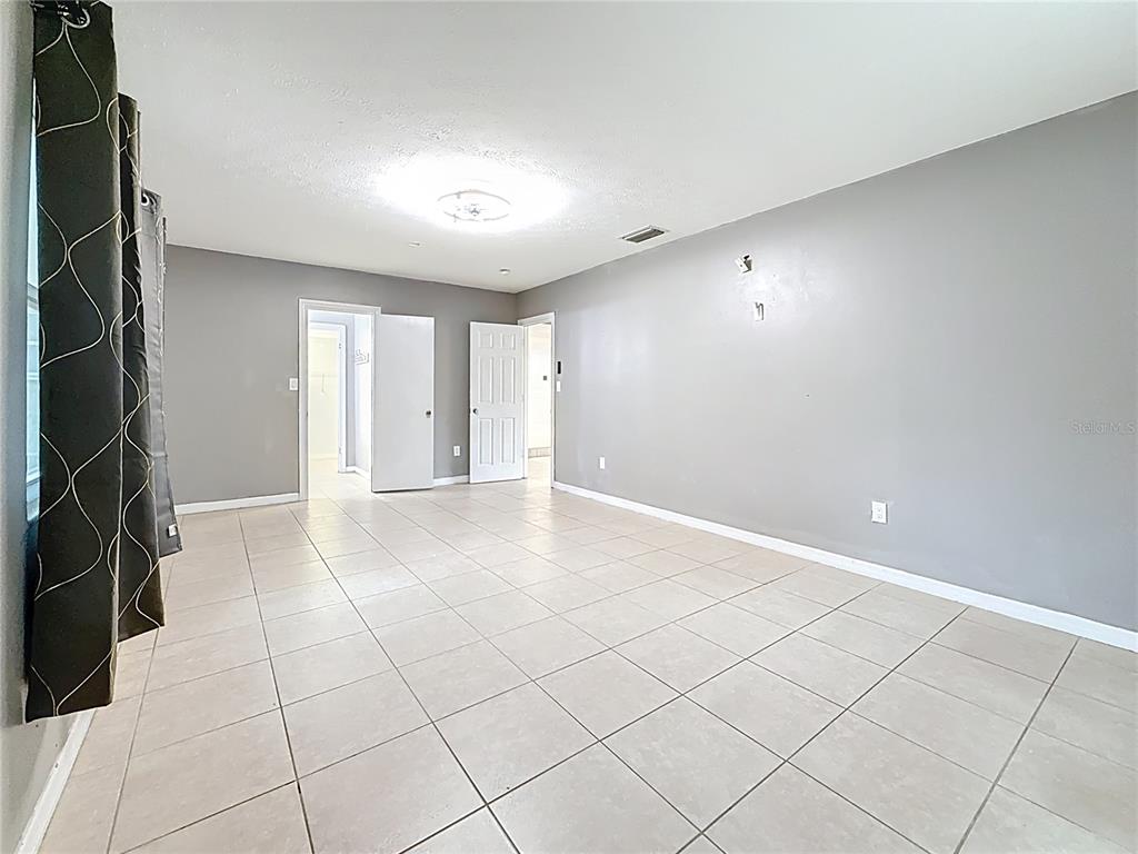 307 FERN CLIFF AVENUE gallery image #24