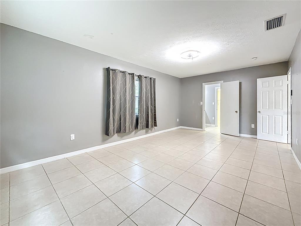 307 FERN CLIFF AVENUE gallery image #26