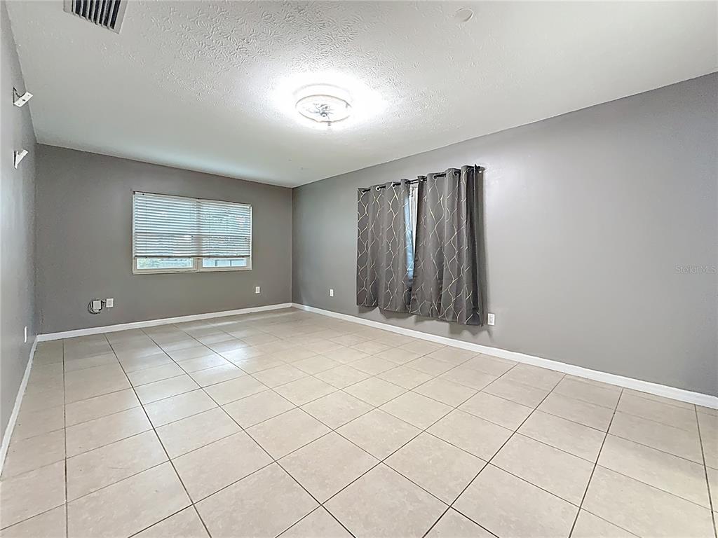 307 FERN CLIFF AVENUE gallery image #27
