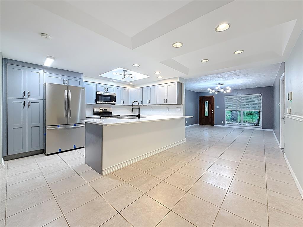 307 FERN CLIFF AVENUE gallery image #5
