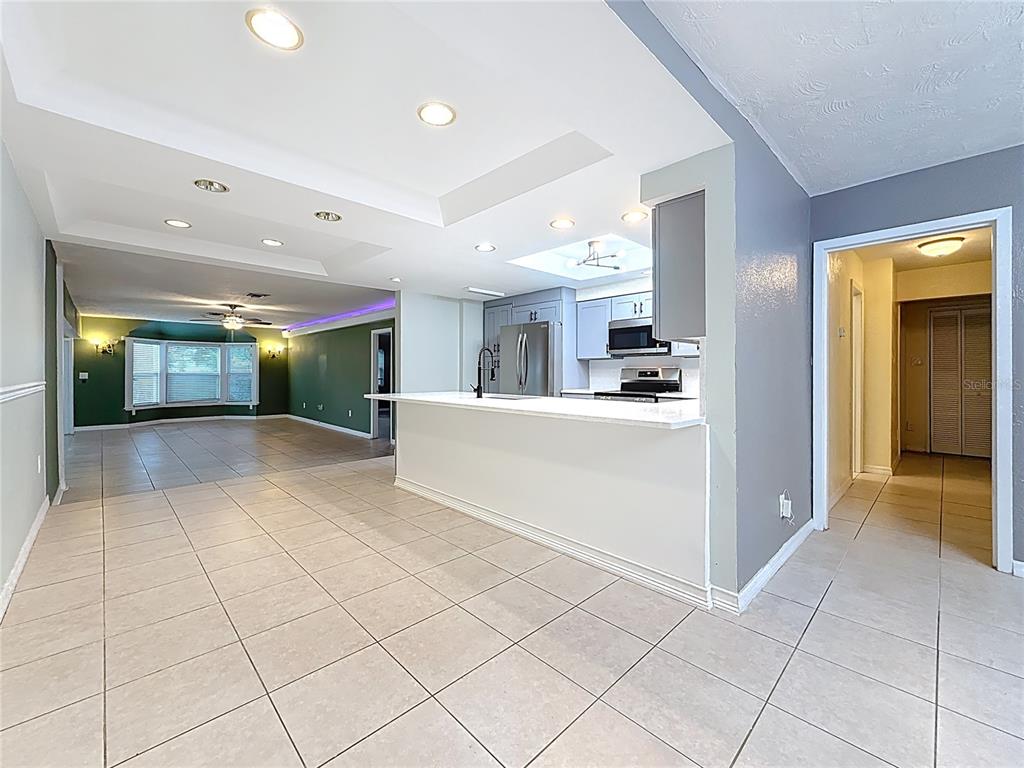 307 FERN CLIFF AVENUE gallery image #6