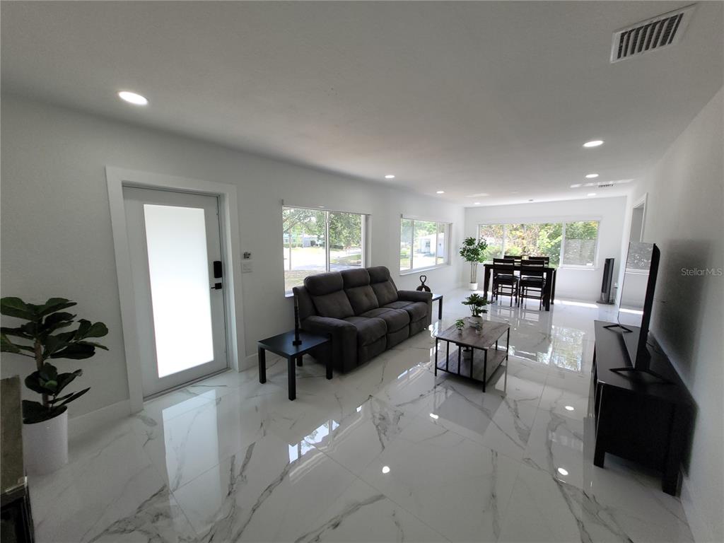 105 FOREST PARK AVENUE gallery image #7