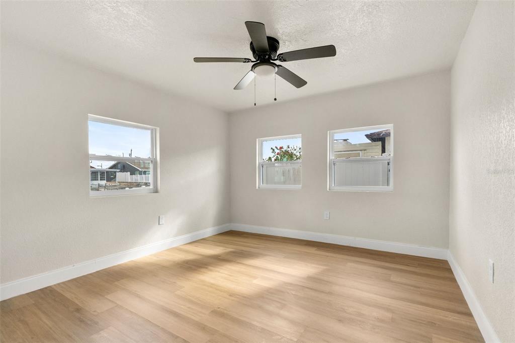 13804 VICTOR AVENUE gallery image #14