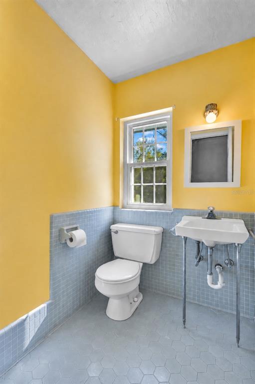 811 FAIRLINGTON DRIVE gallery image #21