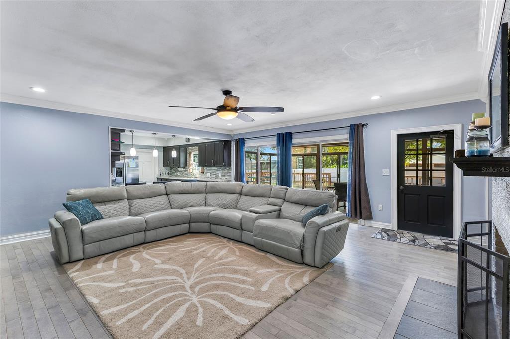 811 FAIRLINGTON DRIVE gallery image #5