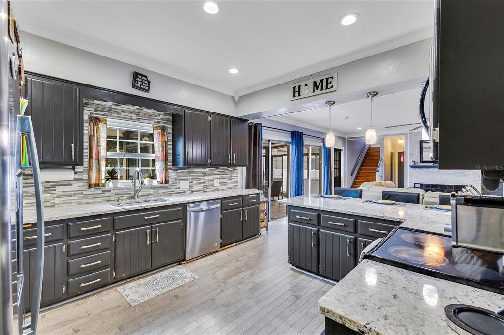 811 FAIRLINGTON DRIVE gallery image #7