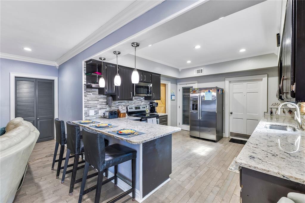 811 FAIRLINGTON DRIVE gallery image #8