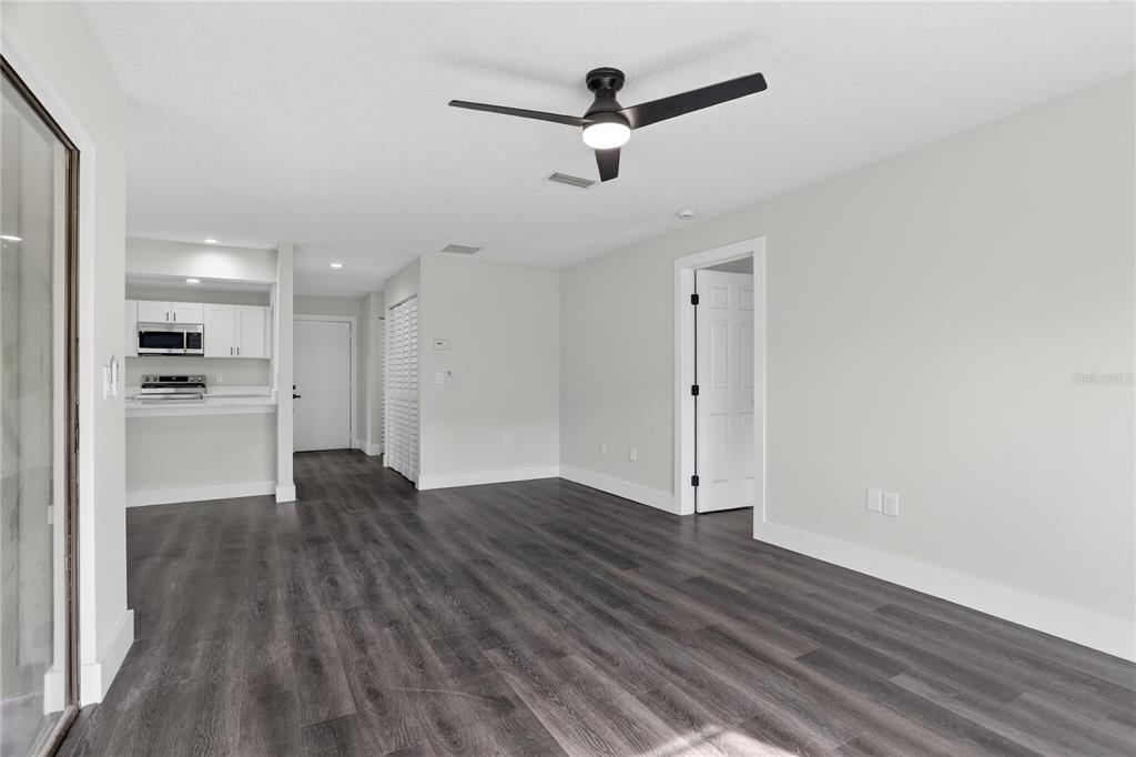 5014 BARRINGTON CIRCLE UNIT 21