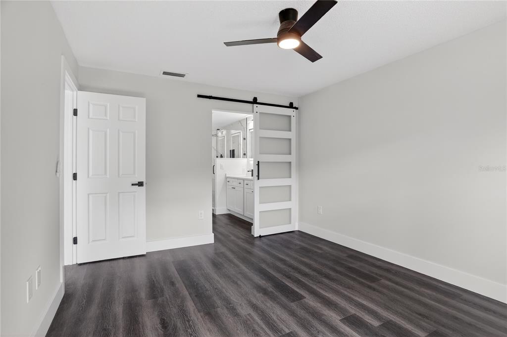 5014 BARRINGTON CIRCLE UNIT 21