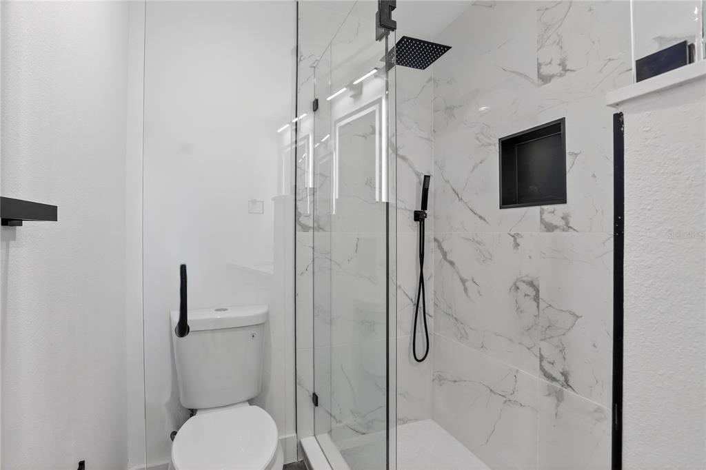 5014 BARRINGTON CIRCLE UNIT 21