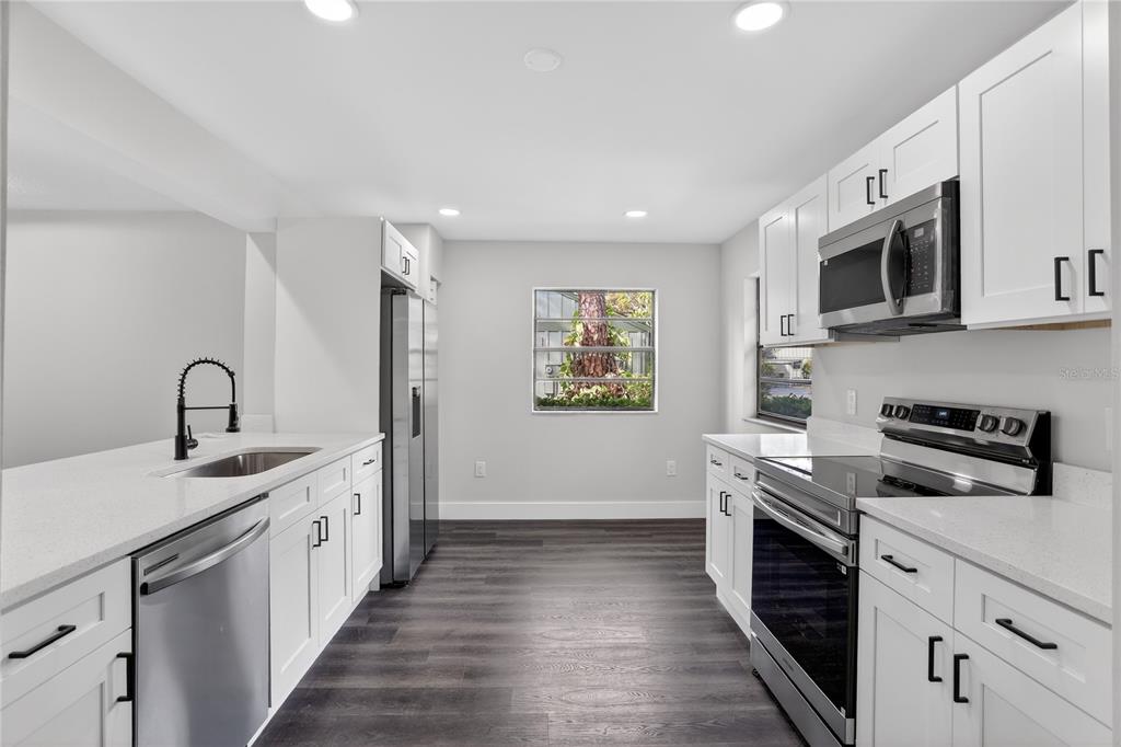 5014 BARRINGTON CIRCLE UNIT 21