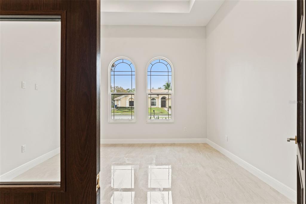 10700 PONTOFINO CIRCLE gallery image #12