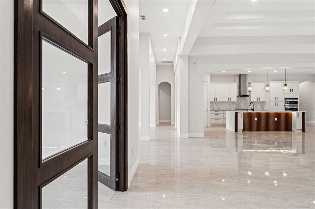 10700 PONTOFINO CIRCLE gallery image #13