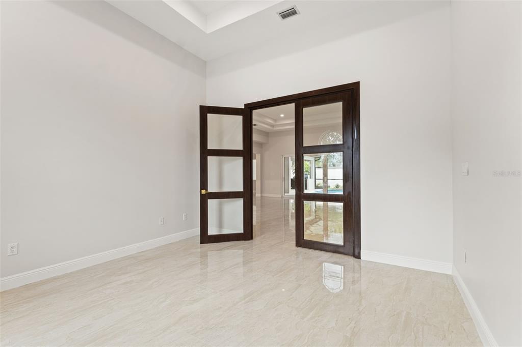 10700 PONTOFINO CIRCLE gallery image #14