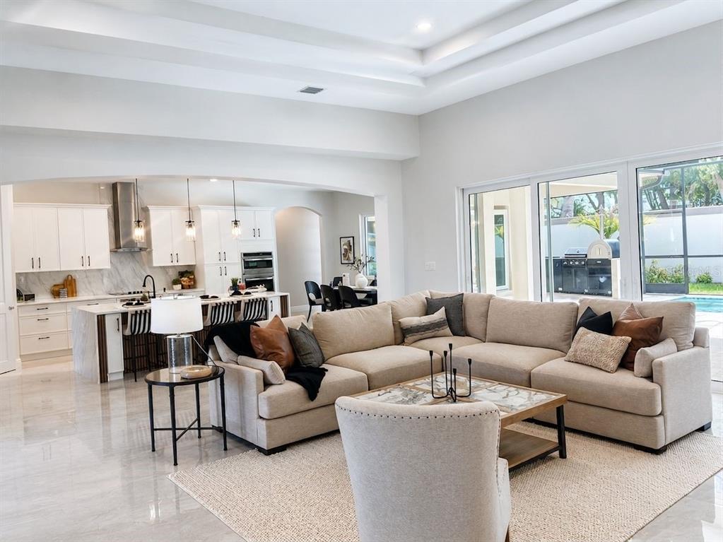 10700 PONTOFINO CIRCLE gallery image #17