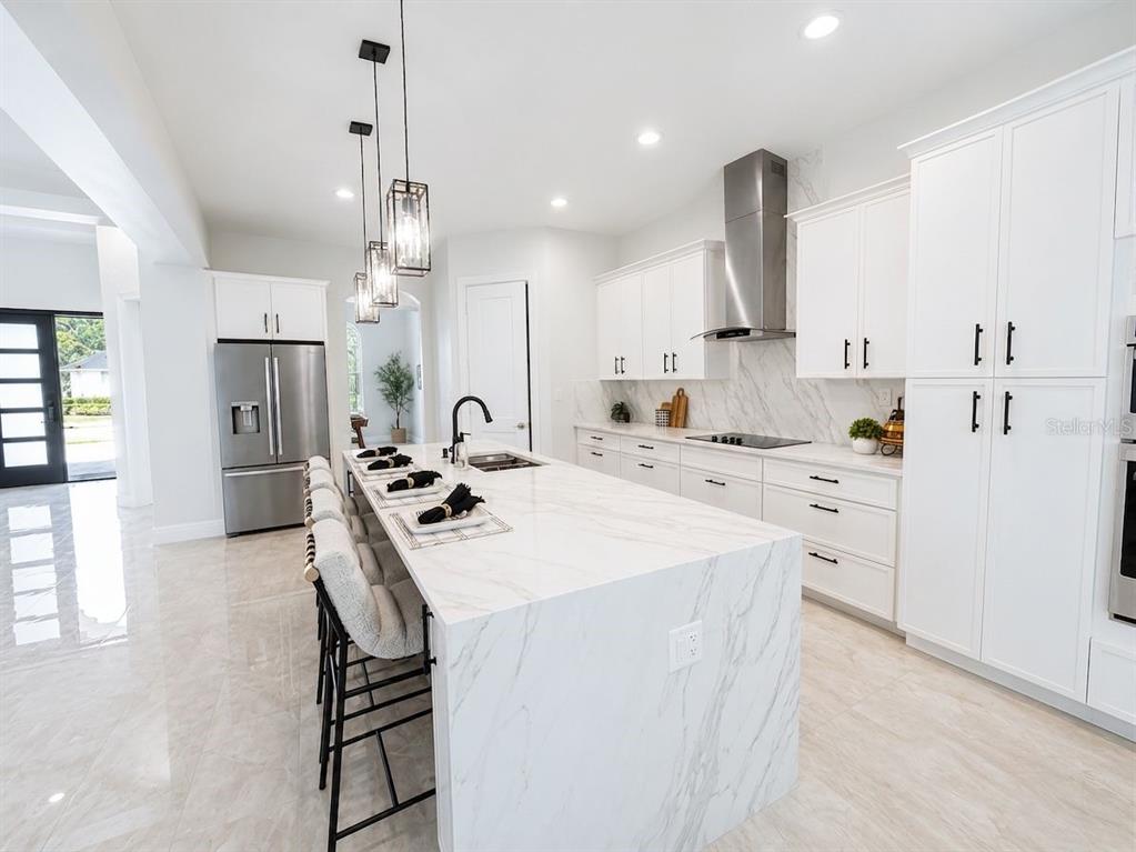 10700 PONTOFINO CIRCLE gallery image #23