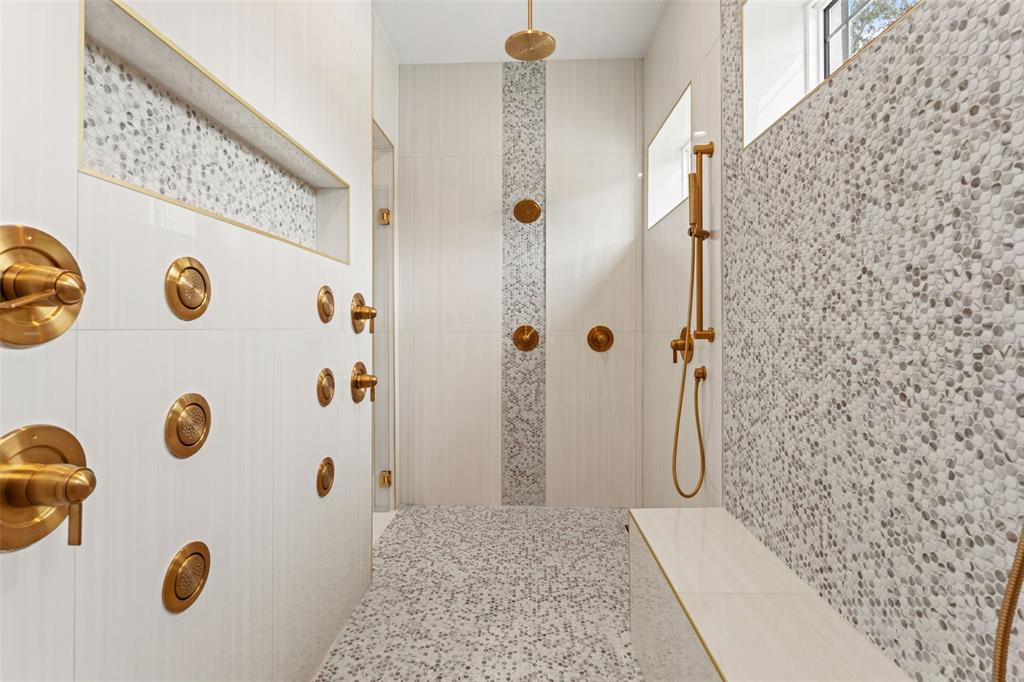 10700 PONTOFINO CIRCLE gallery image #34