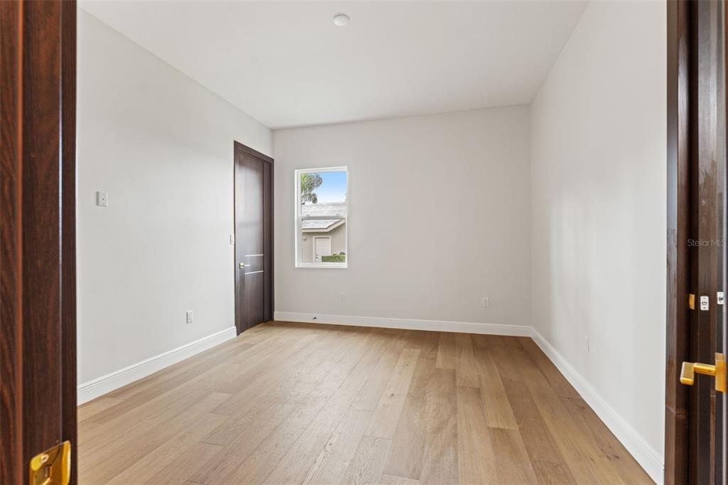 10700 PONTOFINO CIRCLE gallery image #42