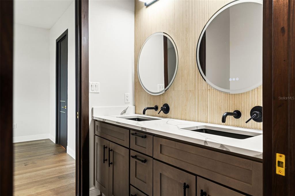 10700 PONTOFINO CIRCLE gallery image #45