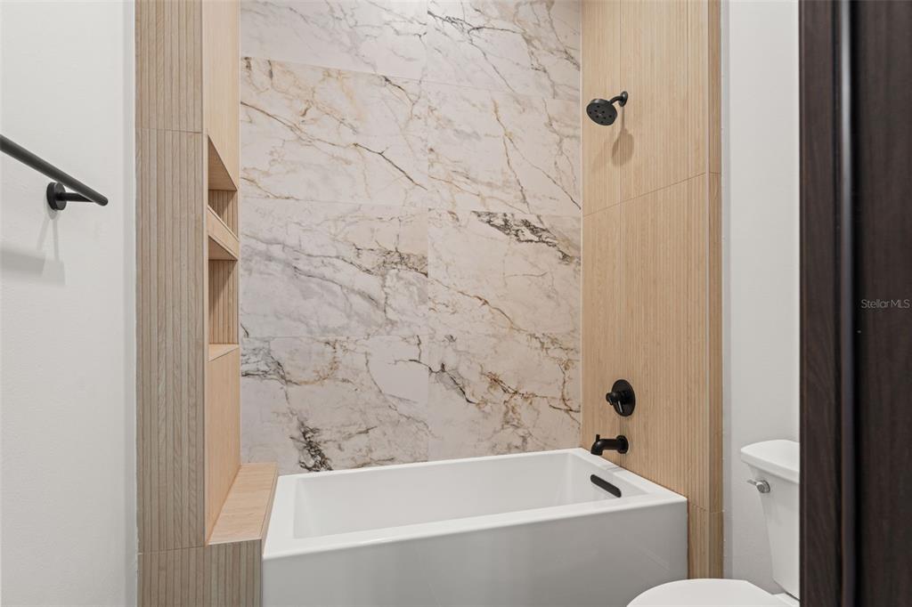 10700 PONTOFINO CIRCLE gallery image #48