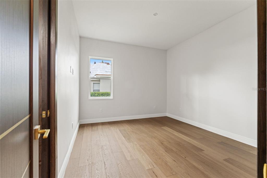 10700 PONTOFINO CIRCLE gallery image #51