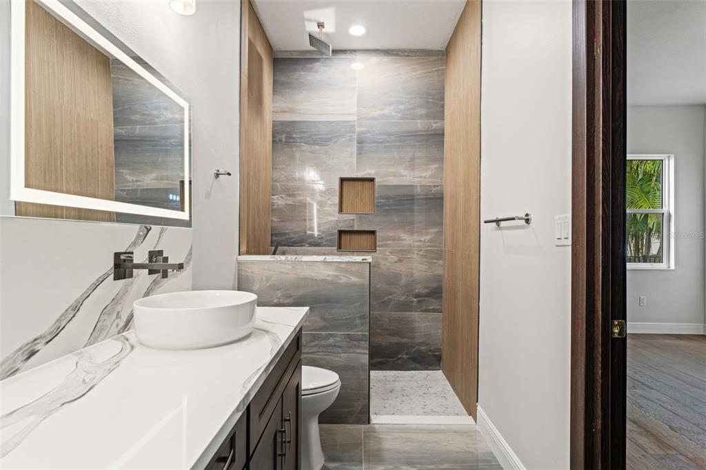 10700 PONTOFINO CIRCLE gallery image #52