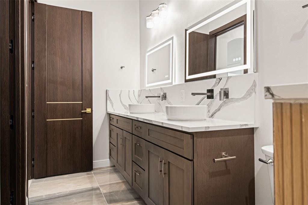 10700 PONTOFINO CIRCLE gallery image #54