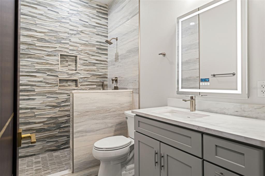 10700 PONTOFINO CIRCLE gallery image #57
