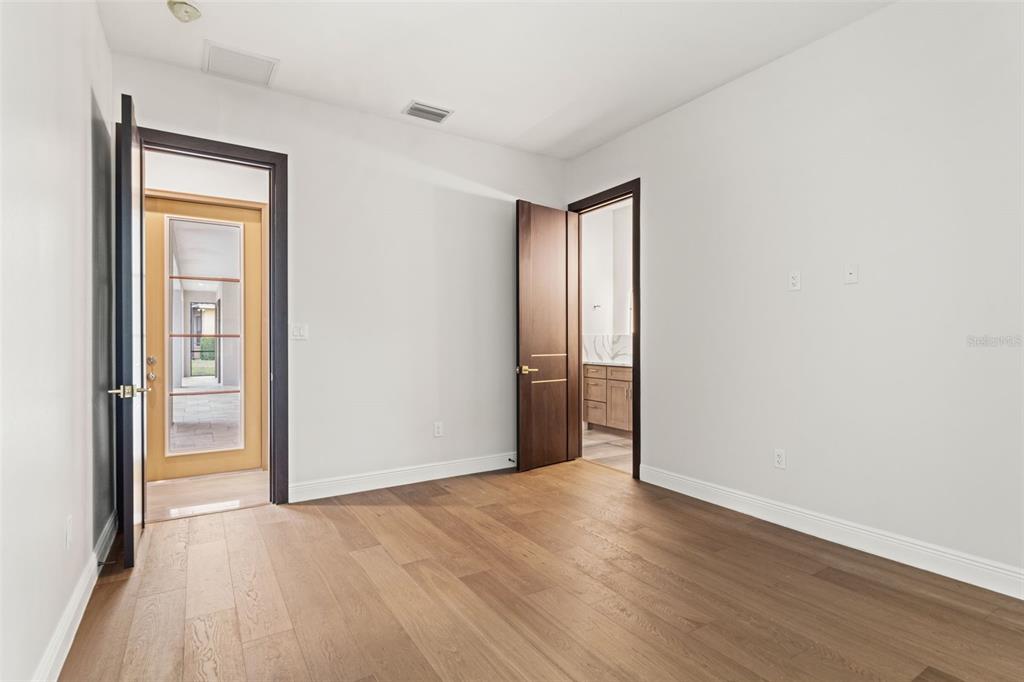 10700 PONTOFINO CIRCLE gallery image #67