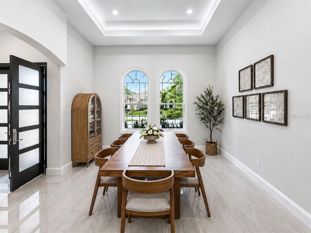 10700 PONTOFINO CIRCLE gallery image #9