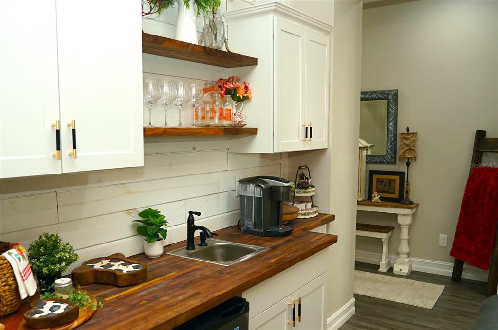4801 MAJESTIC HILLS LOOP gallery image #18