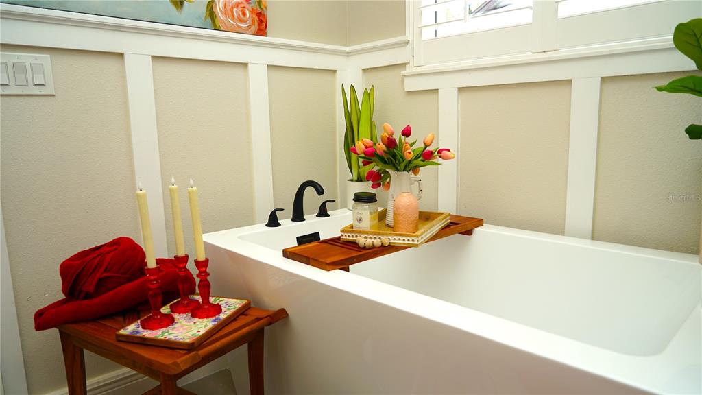 4801 MAJESTIC HILLS LOOP gallery image #31