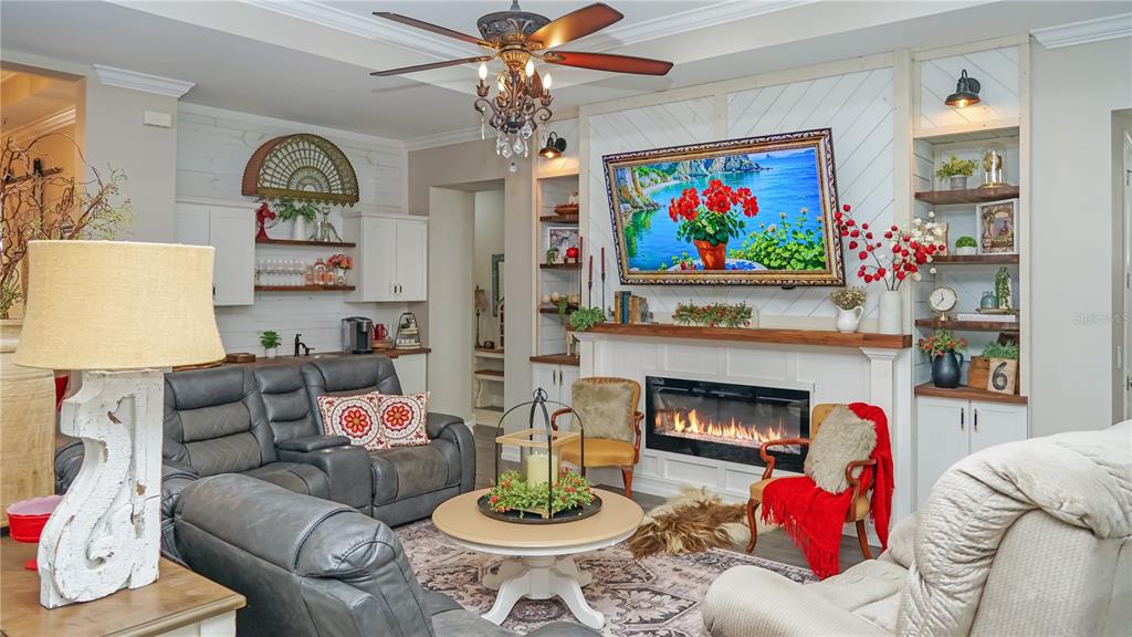 4801 MAJESTIC HILLS LOOP gallery image #6