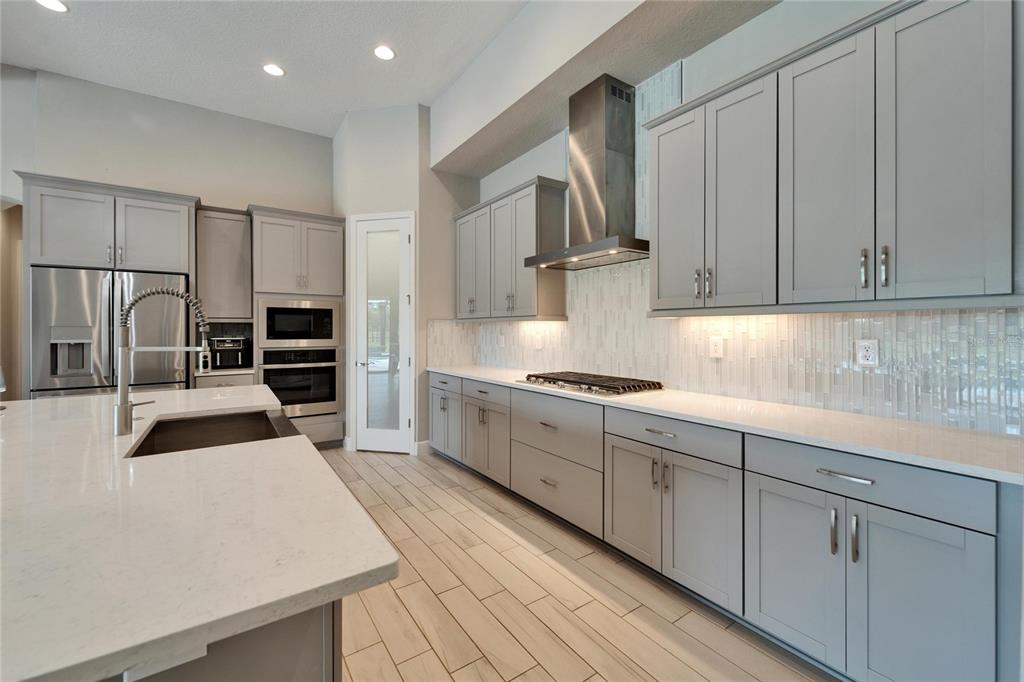 14239 SWISS BRIDGE DRIVE gallery image #19