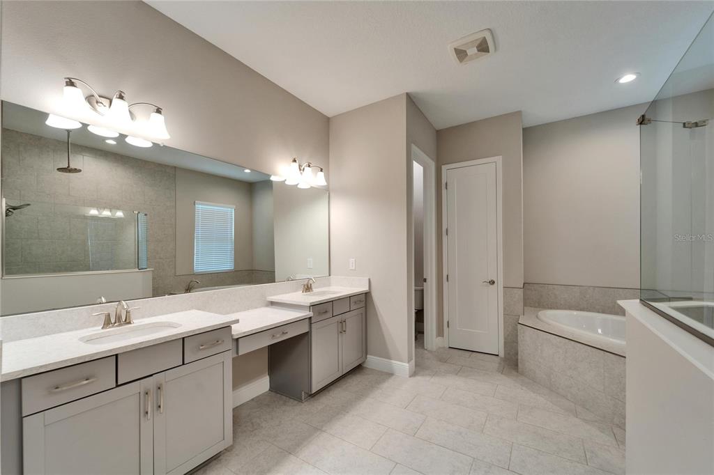 14239 SWISS BRIDGE DRIVE gallery image #28