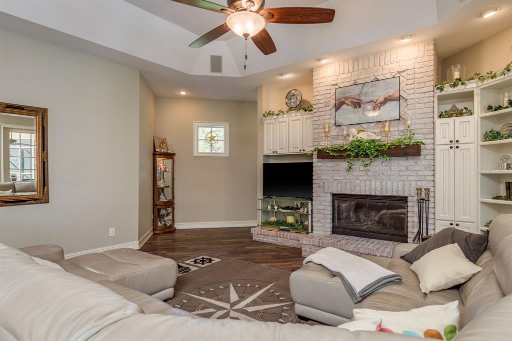 6207 CLAIRE DE LUNE COURT gallery image #18