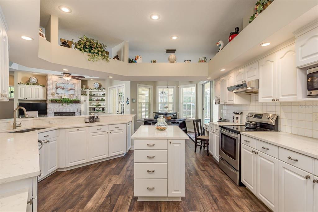 6207 CLAIRE DE LUNE COURT gallery image #27