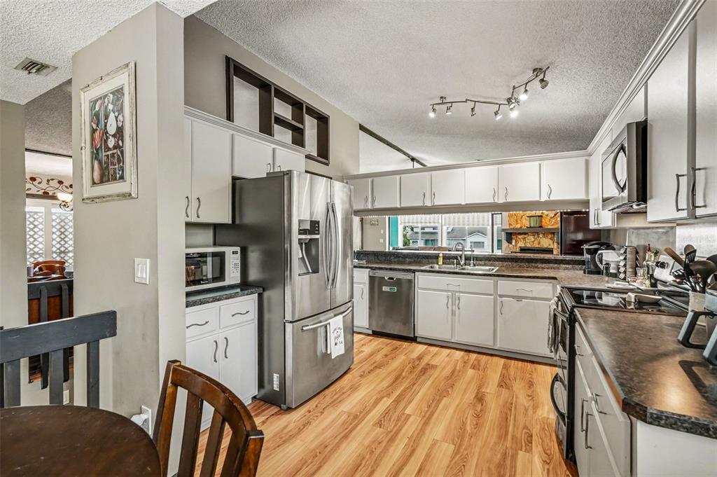 6340 SPOONBILL DRIVE gallery image #5