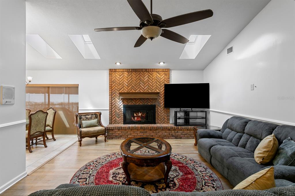 11504 MOFFAT PLACE gallery image #15
