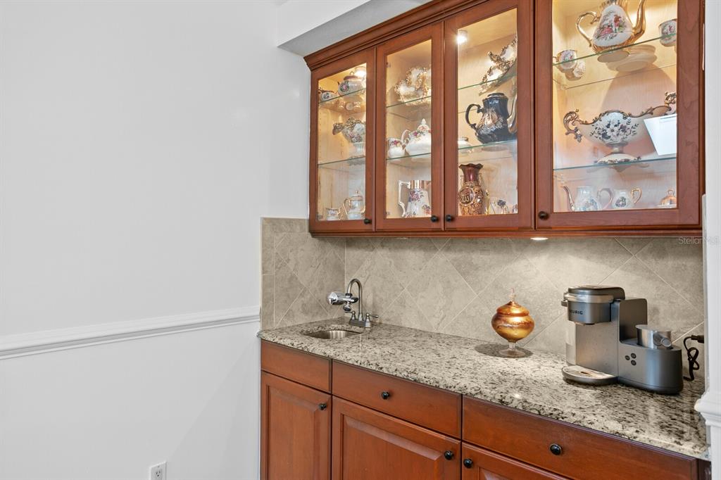 11504 MOFFAT PLACE gallery image #17