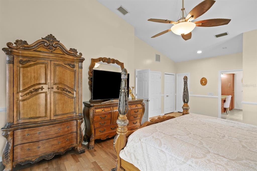 11504 MOFFAT PLACE gallery image #23